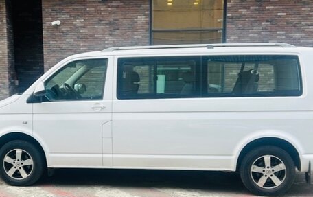 Volkswagen Caravelle T5, 2014 год, 2 300 000 рублей, 4 фотография