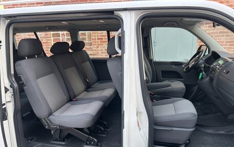 Volkswagen Caravelle T5, 2014 год, 2 300 000 рублей, 9 фотография