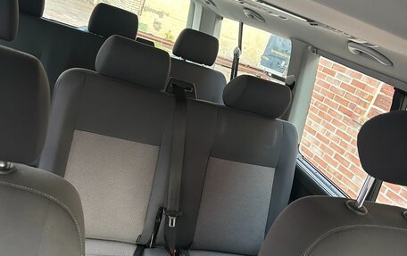 Volkswagen Caravelle T5, 2014 год, 2 300 000 рублей, 10 фотография