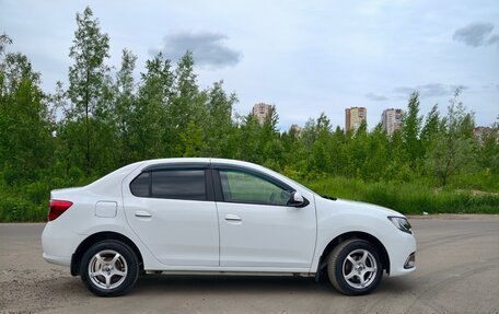 Renault Logan II, 2018 год, 980 000 рублей, 3 фотография