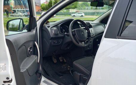 Renault Logan II, 2018 год, 980 000 рублей, 15 фотография