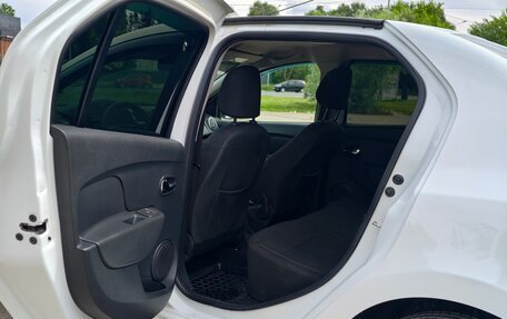 Renault Logan II, 2018 год, 980 000 рублей, 17 фотография