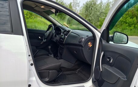 Renault Logan II, 2018 год, 980 000 рублей, 23 фотография