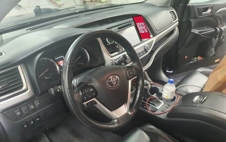 Toyota Highlander III, 2019 год, 3 800 000 рублей, 3 фотография