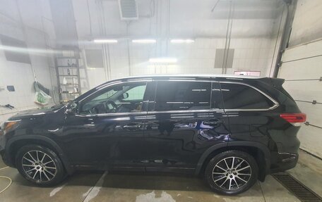 Toyota Highlander III, 2019 год, 3 800 000 рублей, 8 фотография