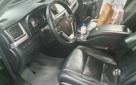Toyota Highlander III, 2019 год, 3 800 000 рублей, 14 фотография