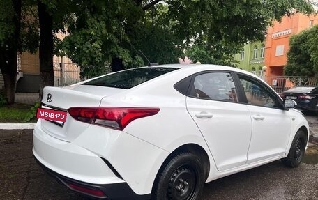 Hyundai Solaris II рестайлинг, 2022 год, 1 300 000 рублей, 3 фотография