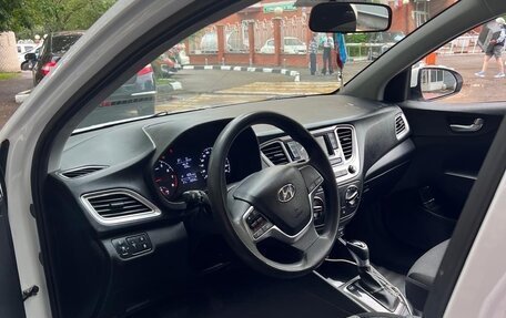 Hyundai Solaris II рестайлинг, 2022 год, 1 300 000 рублей, 13 фотография