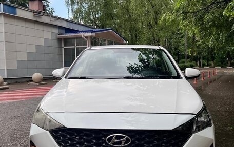 Hyundai Solaris II рестайлинг, 2022 год, 1 300 000 рублей, 9 фотография