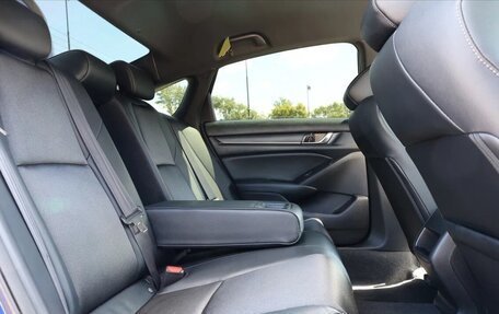Honda Accord IX рестайлинг, 2018 год, 2 300 000 рублей, 18 фотография