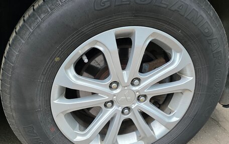 Mitsubishi Outlander III рестайлинг 3, 2013 год, 1 400 000 рублей, 8 фотография