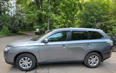 Mitsubishi Outlander III рестайлинг 3, 2013 год, 1 400 000 рублей, 14 фотография