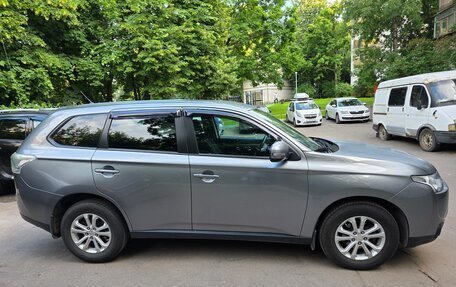 Mitsubishi Outlander III рестайлинг 3, 2013 год, 1 400 000 рублей, 17 фотография