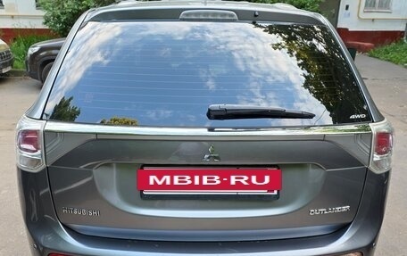 Mitsubishi Outlander III рестайлинг 3, 2013 год, 1 400 000 рублей, 12 фотография