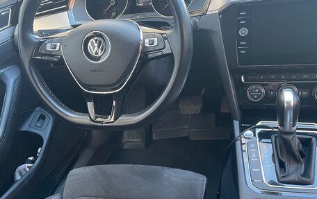 Volkswagen Passat B8 рестайлинг, 2018 год, 2 590 000 рублей, 28 фотография