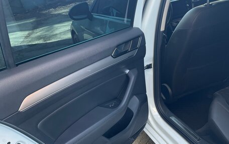 Volkswagen Passat B8 рестайлинг, 2018 год, 2 590 000 рублей, 33 фотография