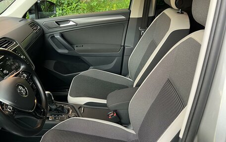 Volkswagen Tiguan II, 2019 год, 3 150 000 рублей, 2 фотография