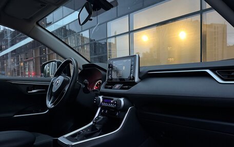 Toyota RAV4, 2020 год, 3 080 000 рублей, 21 фотография