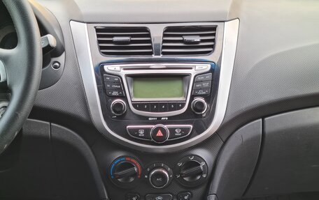 Hyundai Solaris II рестайлинг, 2012 год, 670 000 рублей, 17 фотография