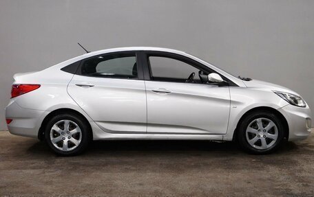 Hyundai Solaris II рестайлинг, 2011 год, 742 000 рублей, 8 фотография