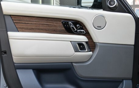 Land Rover Range Rover IV рестайлинг, 2018 год, 7 100 000 рублей, 22 фотография