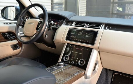 Land Rover Range Rover IV рестайлинг, 2018 год, 7 100 000 рублей, 21 фотография