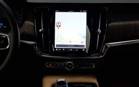 Volvo S90 II рестайлинг, 2022 год, 3 700 000 рублей, 10 фотография