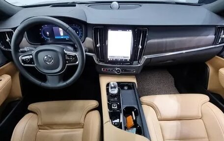 Volvo S90 II рестайлинг, 2022 год, 3 700 000 рублей, 6 фотография
