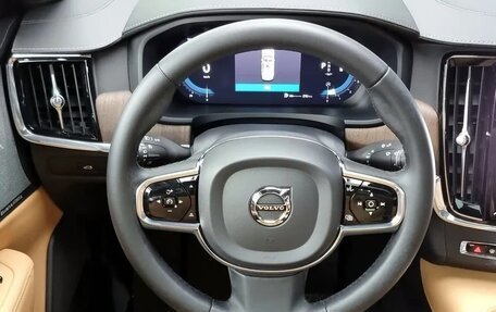 Volvo S90 II рестайлинг, 2022 год, 3 700 000 рублей, 7 фотография