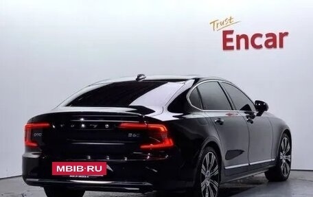 Volvo S90 II рестайлинг, 2022 год, 3 700 000 рублей, 2 фотография