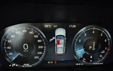 Volvo V60 Cross Country II, 2022 год, 3 800 000 рублей, 8 фотография