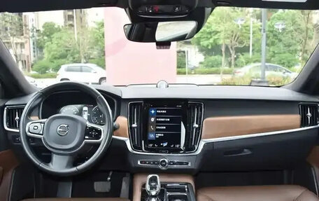 Volvo S90 II рестайлинг, 2021 год, 2 835 000 рублей, 2 фотография