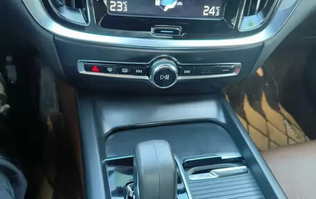 Volvo S60 III, 2022 год, 2 235 000 рублей, 10 фотография