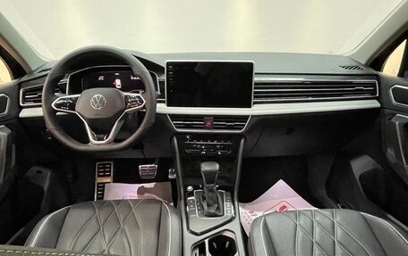 Volkswagen Tiguan II, 2022 год, 2 500 000 рублей, 6 фотография