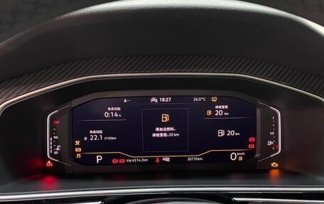 Volkswagen Tiguan II, 2022 год, 2 500 000 рублей, 9 фотография