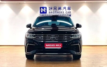 Volkswagen Tiguan II, 2022 год, 2 500 000 рублей, 4 фотография