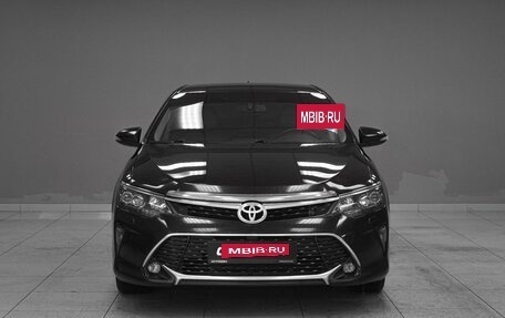 Toyota Camry, 2017 год, 2 365 000 рублей, 3 фотография