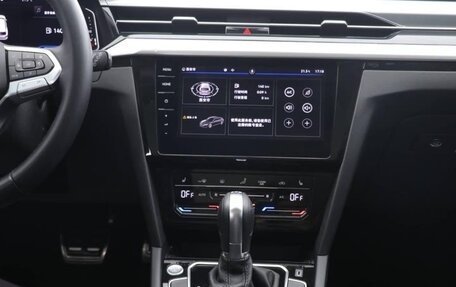 Volkswagen Passat CC, 2022 год, 2 490 000 рублей, 13 фотография