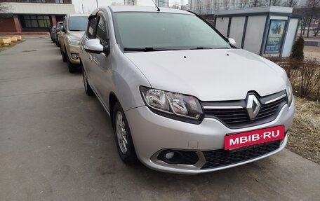 Renault Sandero II рестайлинг, 2016 год, 900 000 рублей, 2 фотография