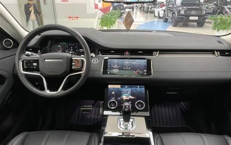 Land Rover Range Rover Evoque II, 2022 год, 3 054 000 рублей, 10 фотография
