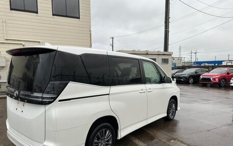 Toyota Voxy, 2023 год, 3 750 000 рублей, 9 фотография