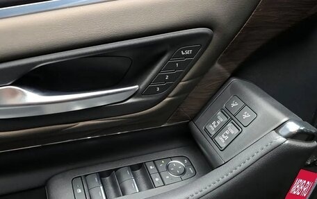 Toyota Alphard, 2024 год, 9 990 000 рублей, 16 фотография