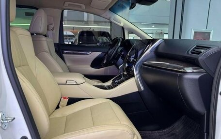 Toyota Alphard III, 2022 год, 10 441 887 рублей, 13 фотография