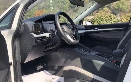 Volkswagen Golf VIII, 2020 год, 1 300 000 рублей, 6 фотография