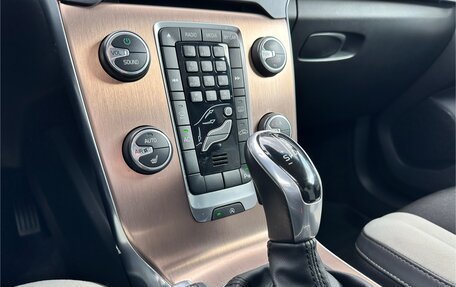 Volvo V40 Cross Country I, 2013 год, 1 050 000 рублей, 17 фотография