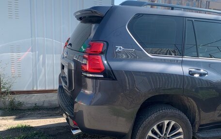Toyota Land Cruiser Prado 150 рестайлинг 2, 2022 год, 6 400 000 рублей, 3 фотография