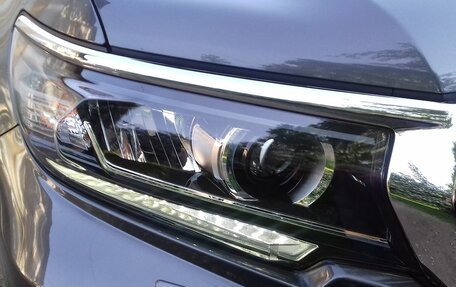 Toyota Land Cruiser Prado 150 рестайлинг 2, 2022 год, 6 400 000 рублей, 8 фотография