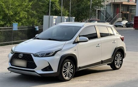 Toyota Yaris XP150 рестайлинг, 2022 год, 990 060 рублей, 1 фотография