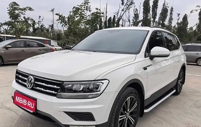 Volkswagen Tiguan II, 2020 год, 1 850 000 рублей, 1 фотография