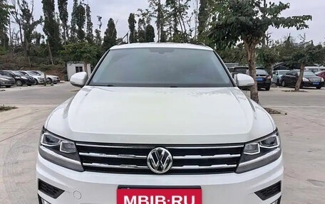 Volkswagen Tiguan II, 2020 год, 1 850 000 рублей, 2 фотография